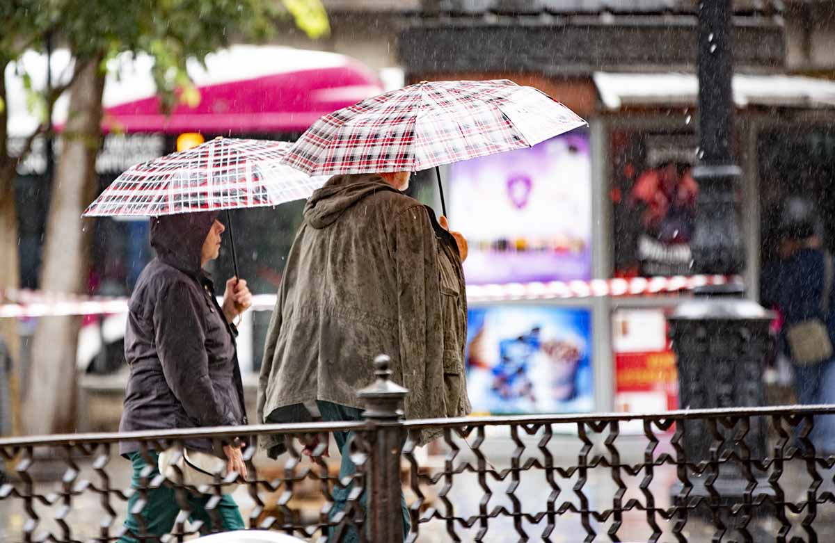 Una escena de lluvia en Toledo.