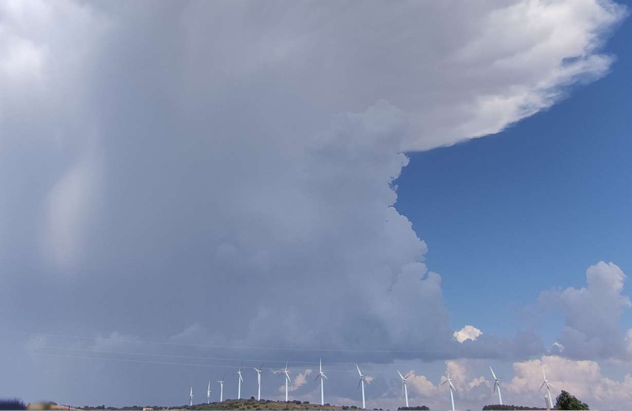 Cielos nubosos y chubascos el domingo en CLM.