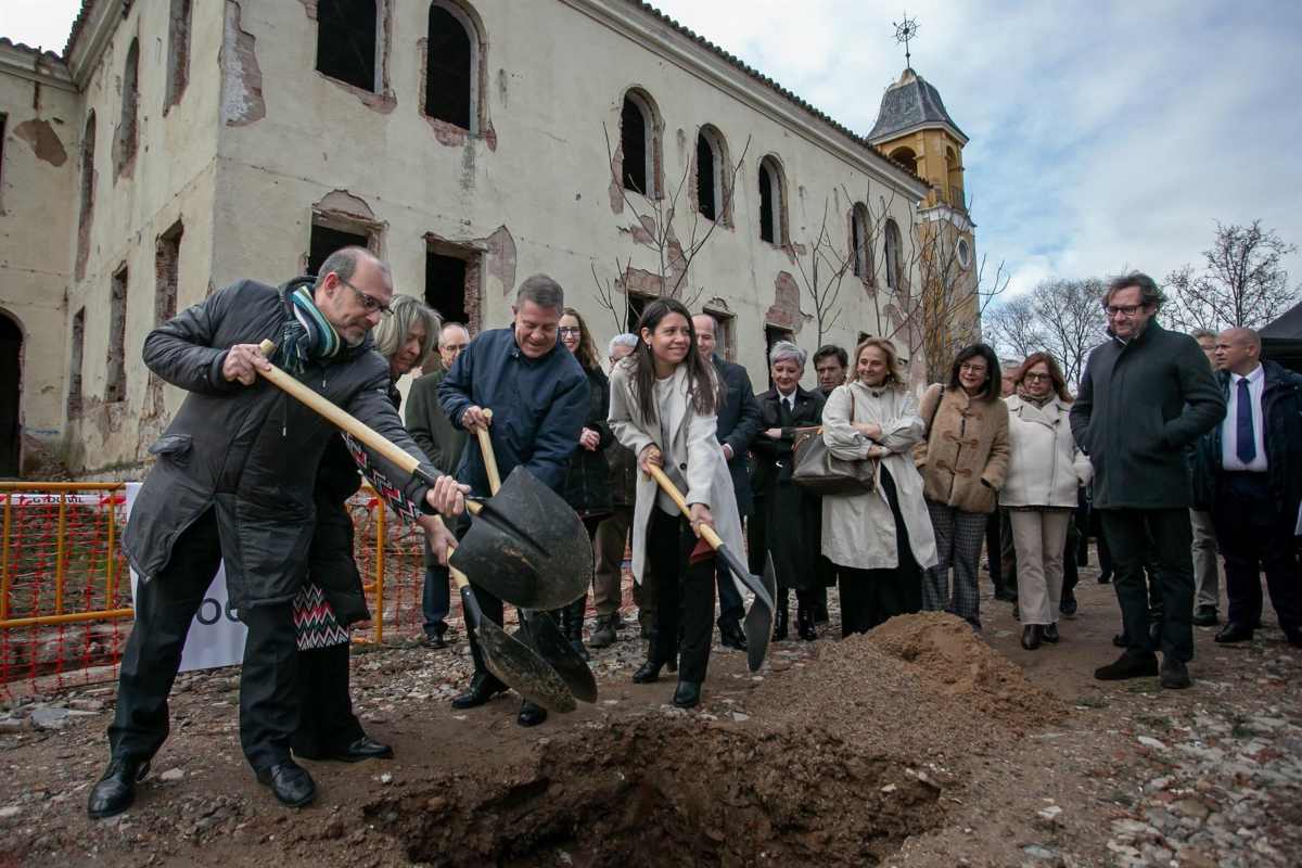 Primera piedra Residencia Los Olmos Guadalajara