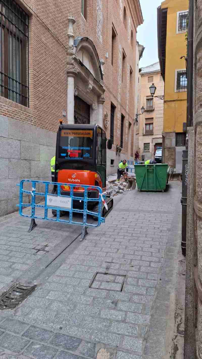 Rotura de una tubería en la calle de la Plata.