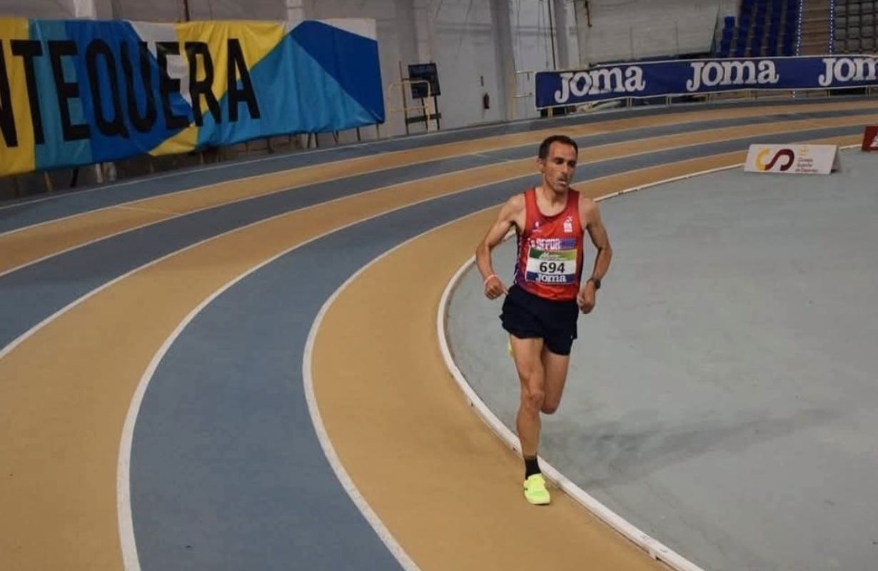 Pedro Vega, en plena acción. Foto: atletismotoledano.blogspot.com.